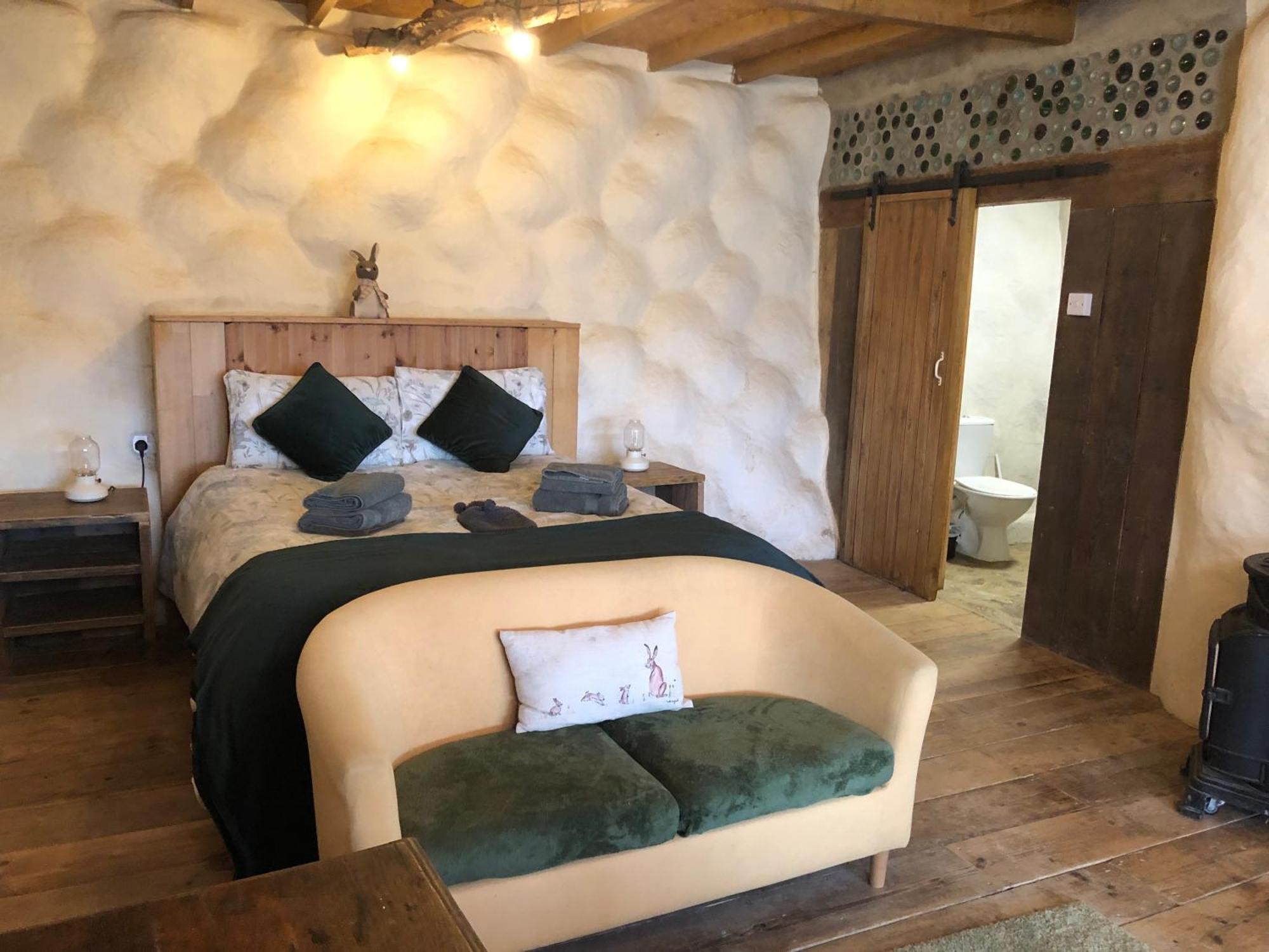 Rabbits 1Or 2 Bedroom Hobbit Style Hillset Earthen Dartmoor Eco Home South Brent エクステリア 写真